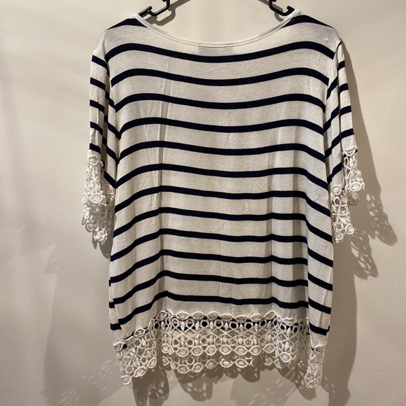 Uptown Vibe Striped Blouse - Picture 5 of 5
